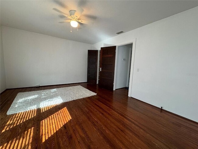 Building Photo - 302 W Wall St