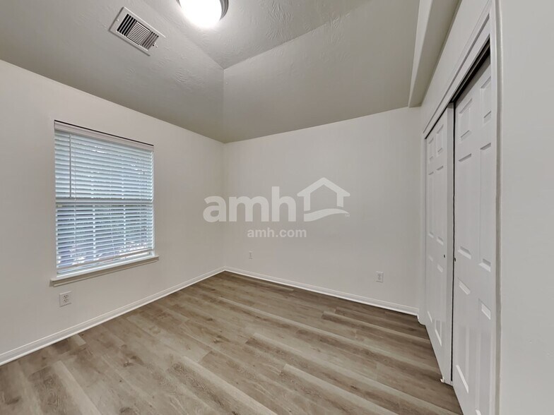 Building Photo - 19414 Dry Canyon Ct