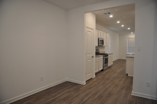 Building Photo - 32327 Melbrooke Dr