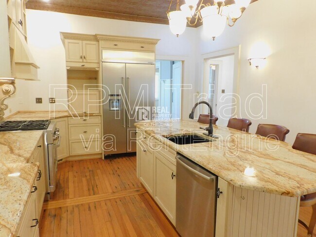 Building Photo - 1224 Glade St NW