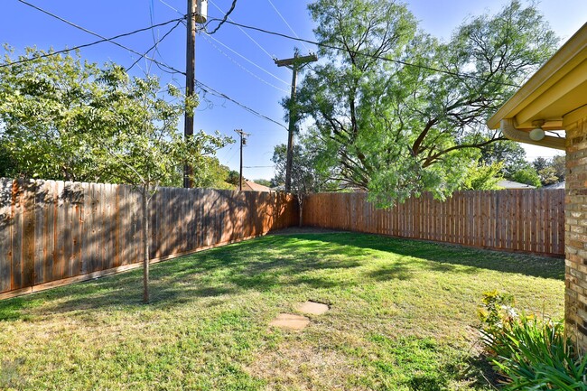 Building Photo - Cul-de-Sac 3/2/2; Ward, Madison, Cooper schools