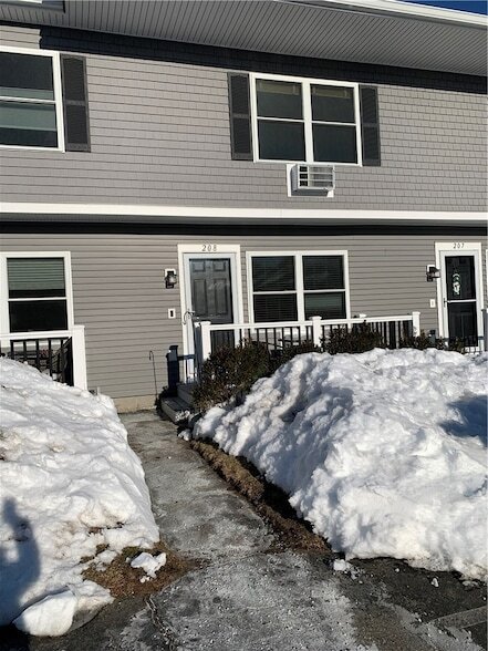 Building Photo - 200 Post Rd