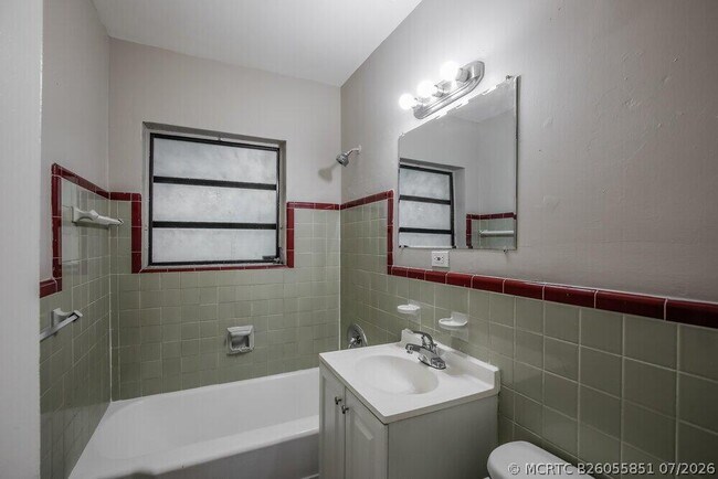 Building Photo - 381 Carolina Ave