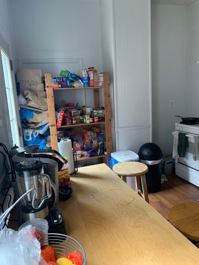 Building Photo - 308 S Neville St