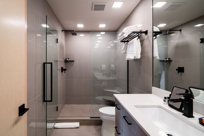 Building Photo - Modern Fully Furnished Condo for Rent- Minutes from the Hospital and Downtown Bozeman