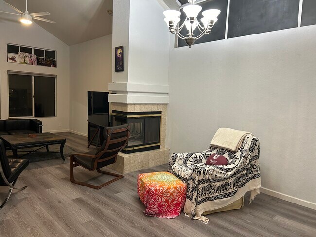 Building Photo - 2835 Cherry Hills Dr