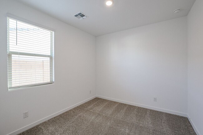 Building Photo - COMING SOON!! HOME IN TOLLESON! 4 BEDROOM 3 BATHROOMS!