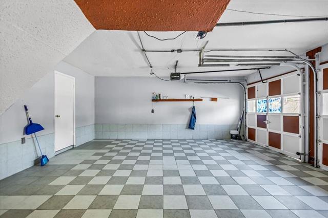 Building Photo - 2323 Breckenridge St