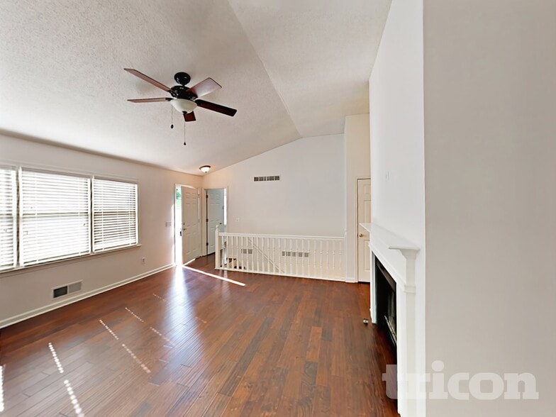 Building Photo - 244 Chastain Way