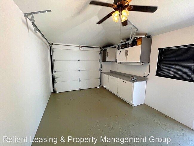 Building Photo - 2 br, 2 bath House - 10638 Mount Gleason Ave.