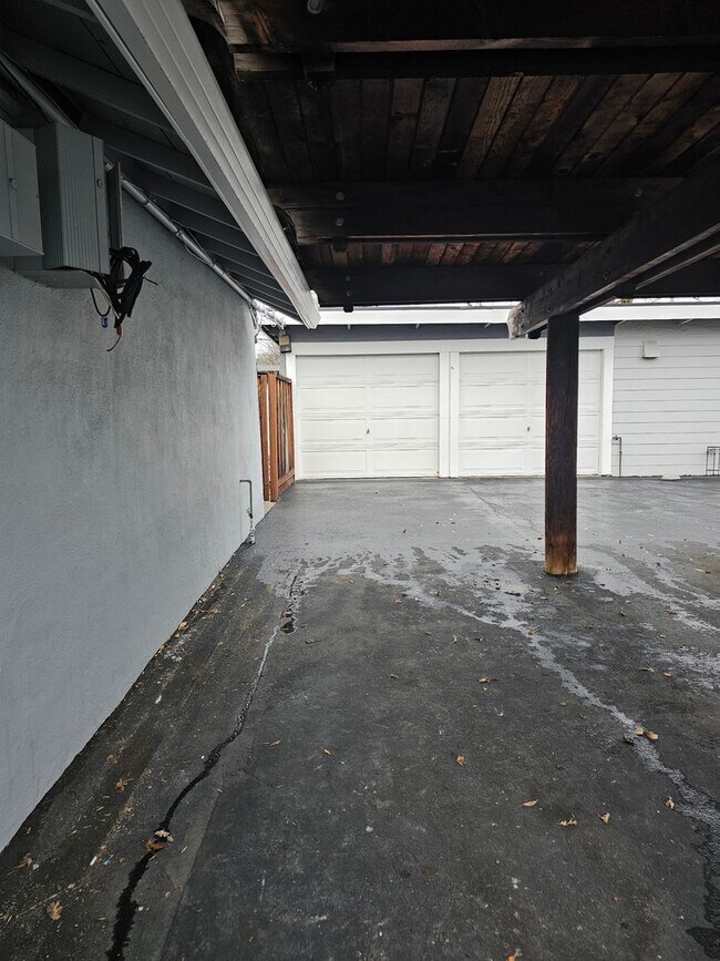 Building Photo - 1448-1454 Carleton Drive