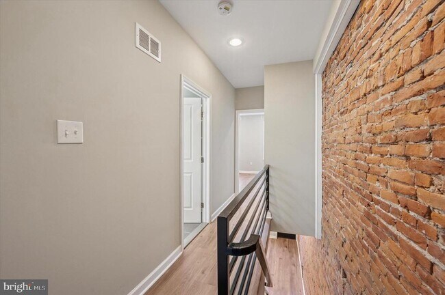 Building Photo - 1739 Pierce St