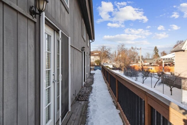 Building Photo - Cozy ONE-bedroom/loft style/Perry District...