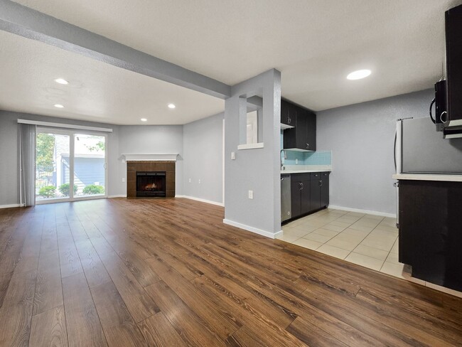 Building Photo - Exceptional Rental Opportunity!