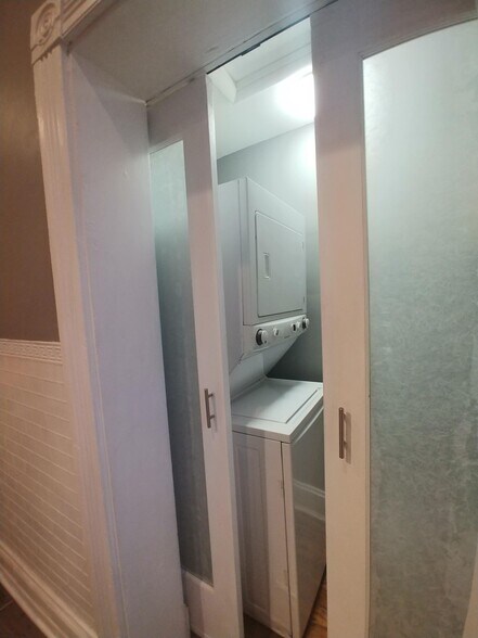In-Unit Washer/Dryer - 410 Fairfield Ave