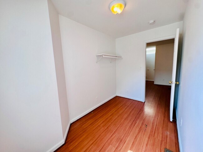 Building Photo - 2432 Etting St
