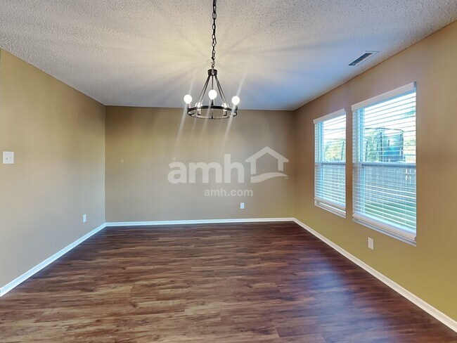 Building Photo - 15233 Beam St