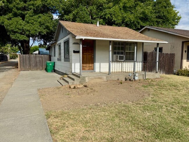 Building Photo - 619 N Plumas St
