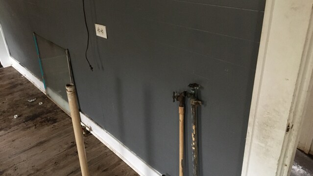 Building Photo - 305 Pelican Dr