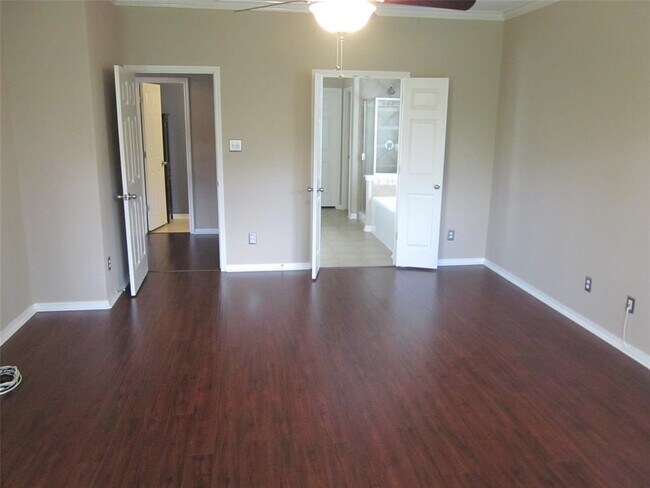 Building Photo - 8406 Oak Villa Ct