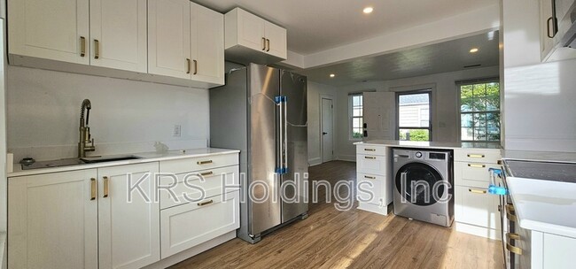 Building Photo - 1267 Little Bay Ave