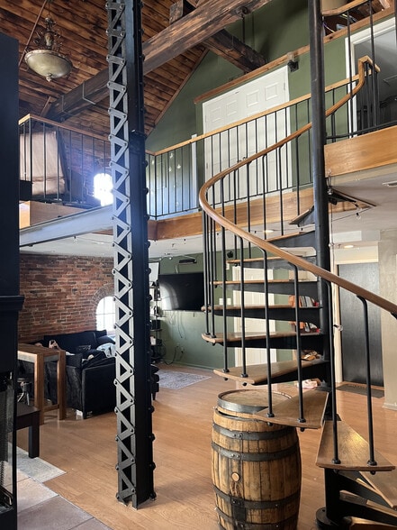 Building Photo - 51 W Blenkner St