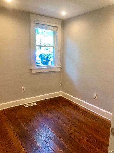 Building Photo - 729 E Hunter Ave