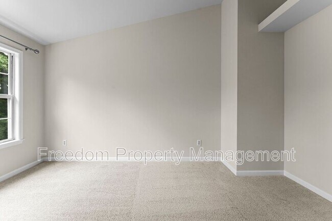 Building Photo - 8644 Sanderling Dr