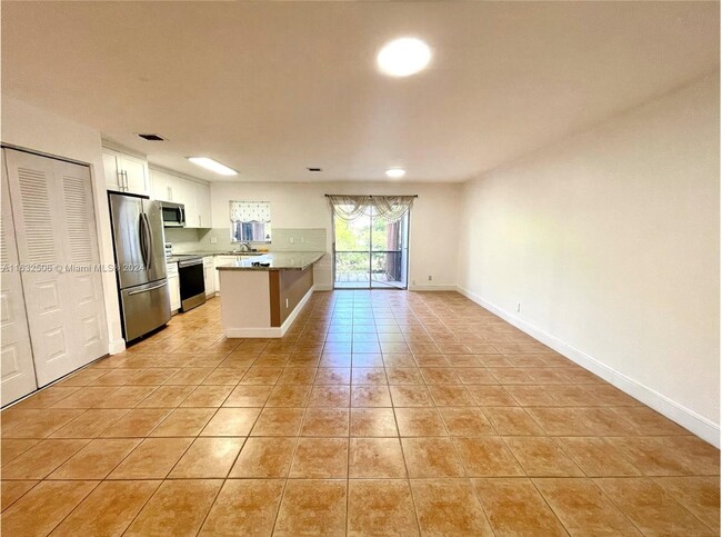 Building Photo - 4269 Coral Springs Dr