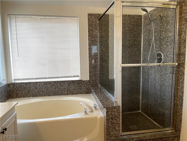Building Photo - 4364 Mesa Hill Dr