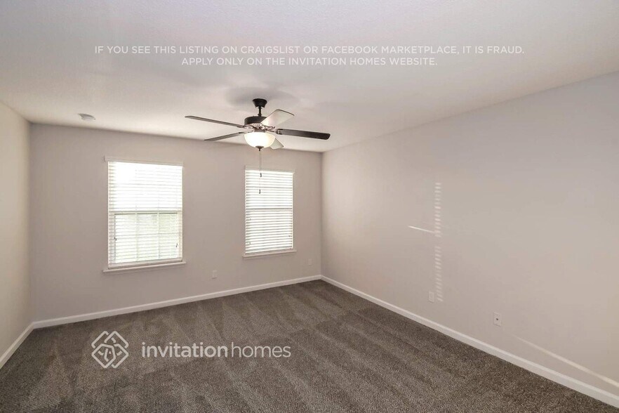 Building Photo - 431 Oasis Ln