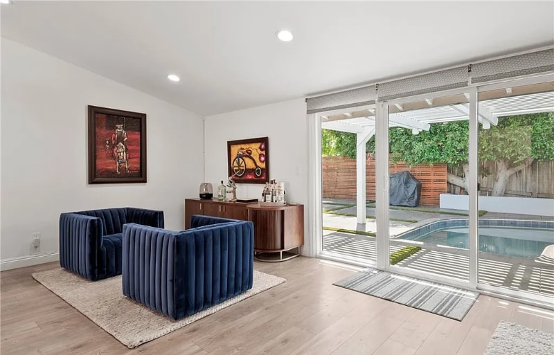 Building Photo - 201 Hanover Dr