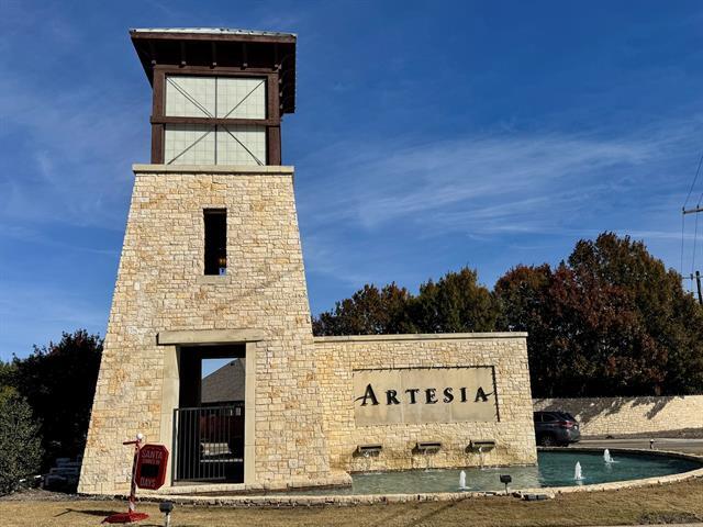 Building Photo - 2020 Overton Park Dr