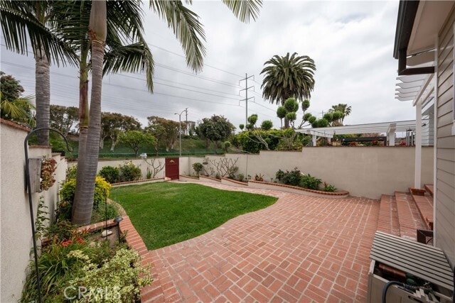 Building Photo - 732 Rosecrans Ave