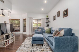 Building Photo - Racquet Club Condo – 1 Bedroom, 1 Bath