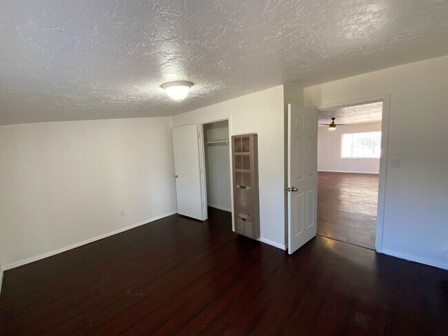 Building Photo - 5 Bedroom Single Story Home Available Near Snow Vista Blvd SW & Gibson Blvd!