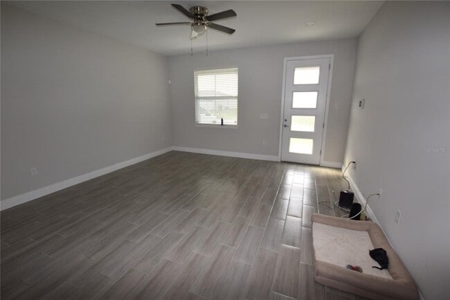 Building Photo - 642 Desmoines Ct