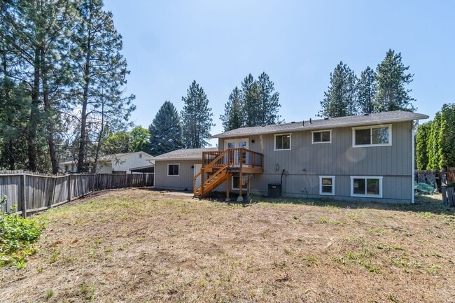 Building Photo - Gorgeous Single Family Home in Spokane's S...