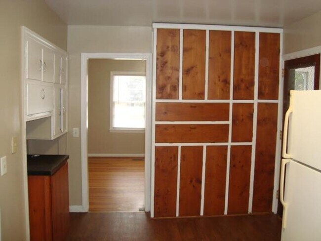 Building Photo - Rent Ready to move in!