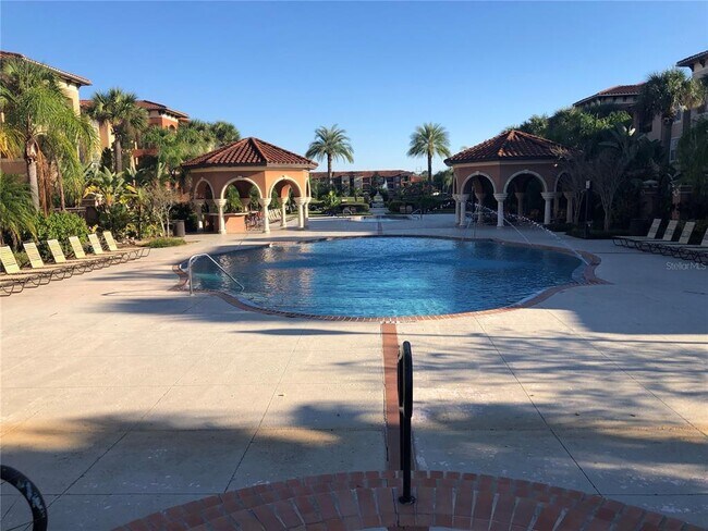 Building Photo - 5572 Metrowest Blvd