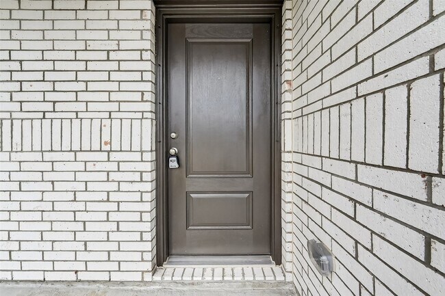 Building Photo - 216 Amy St