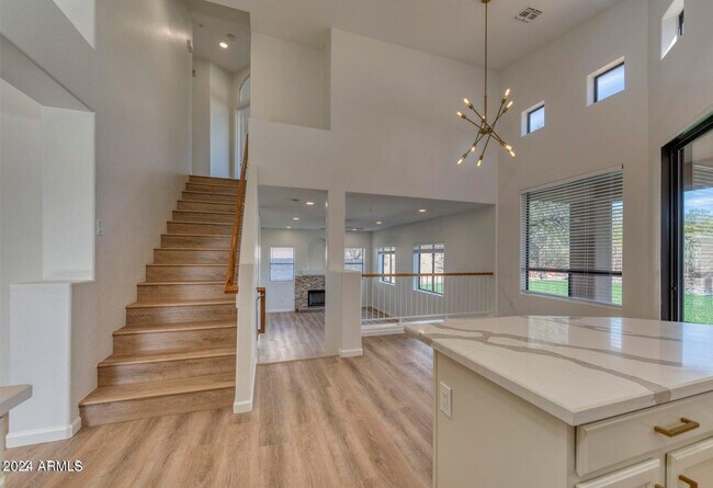 Building Photo - 12441 Via Ln