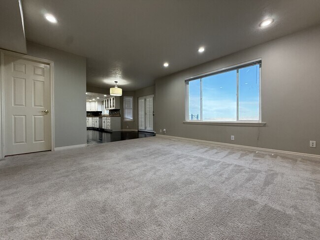 Building Photo - 3408 S Huntington Dr