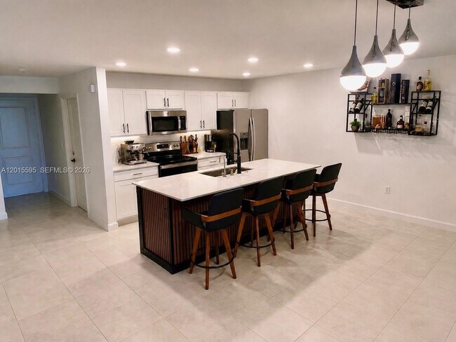 Building Photo - 6835 Broadwater Ln