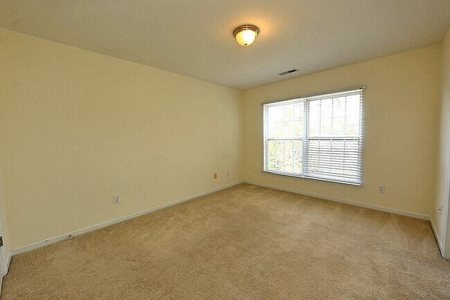 Building Photo - 3 Bedroom Detached Home in Desirable Delta...