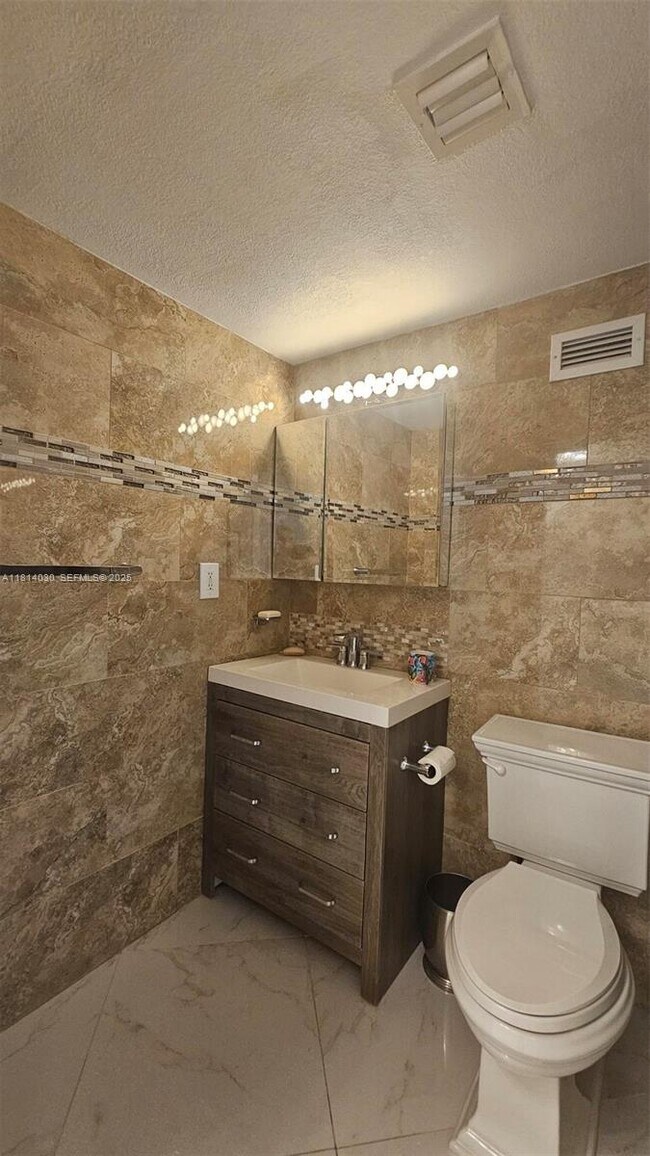 Building Photo - 2501 S Ocean Dr