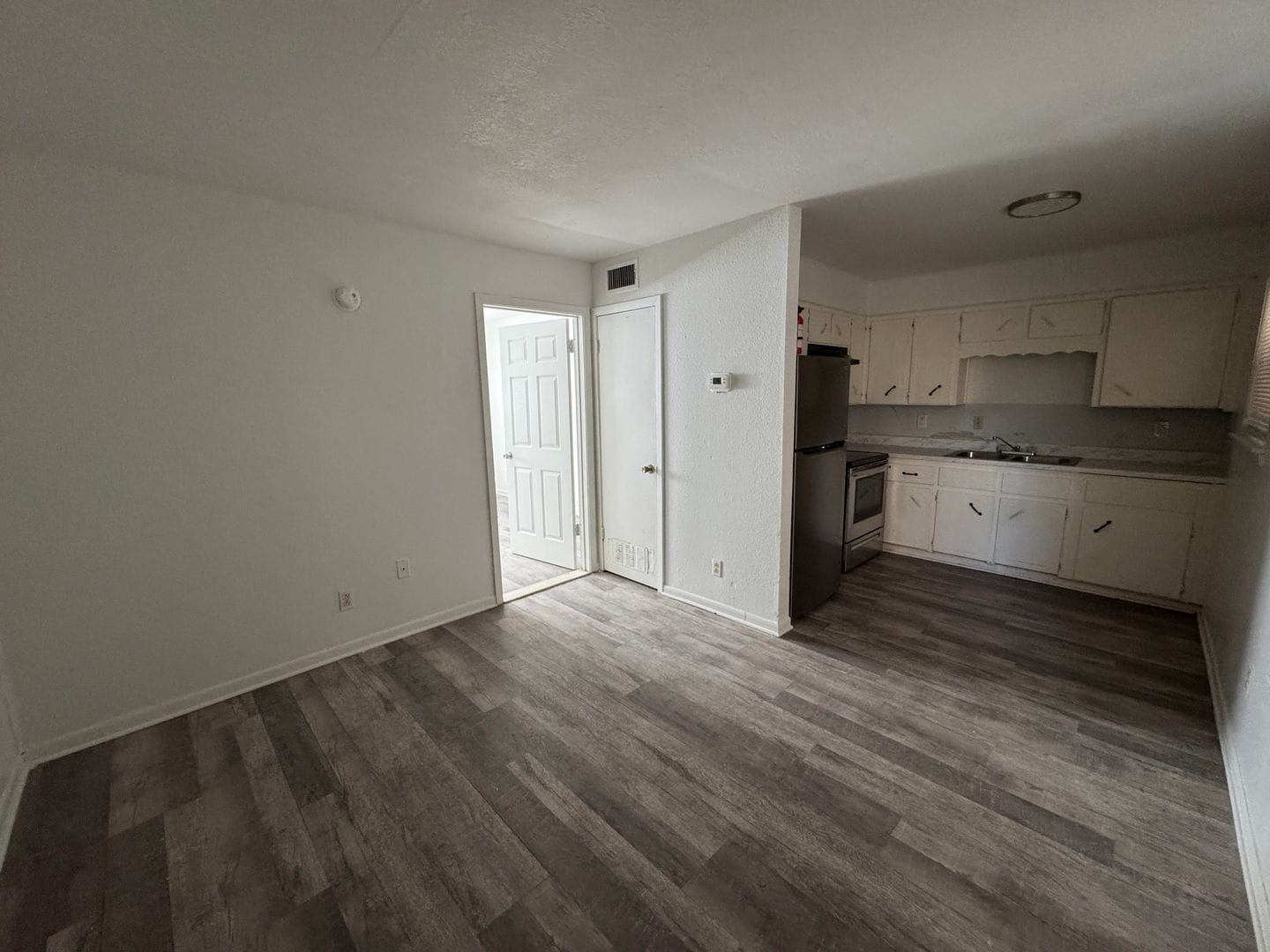 Building Photo - 1405 N Gray St