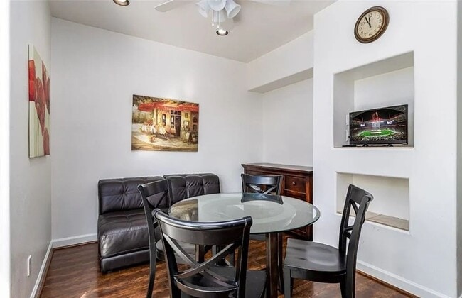 Building Photo - COMPLETELY REMODELED 3 Beds+2.5 Baths 2-st...