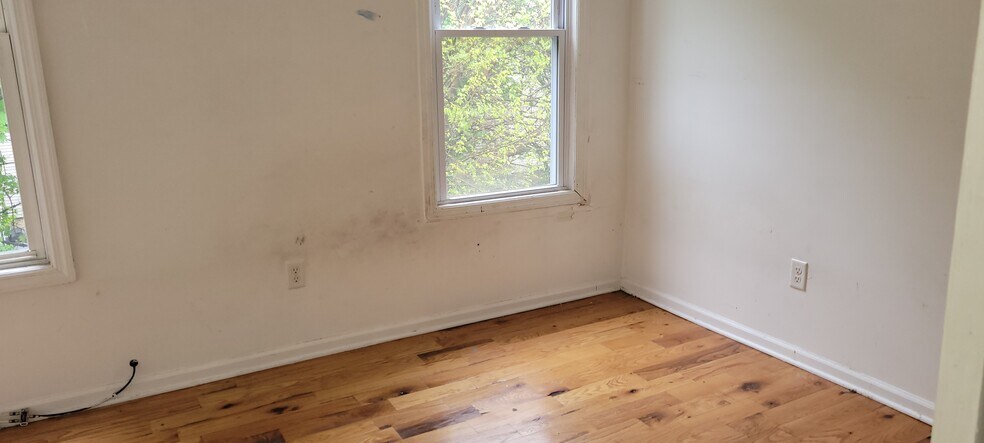 Bedroom 2 - 654 S 19th St