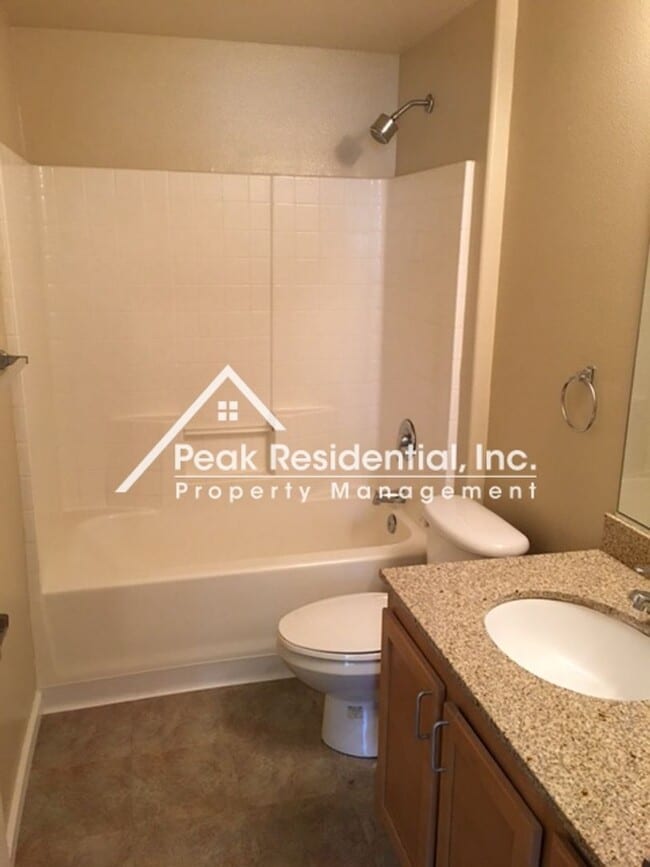 Building Photo - Spacious 2bd/2ba North Natomas Condo